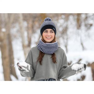 کلاه بافتنی منگوله دار