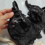 پوشاک زیر زنانه