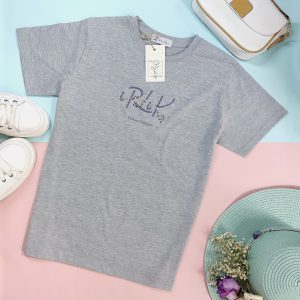 تی شرت دخترانه طرح IPLIK سنگدوزی کرم و تخفیف