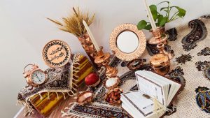 چیدمان میز پذیرایی با ظروف مسی ویژه عید نوروز